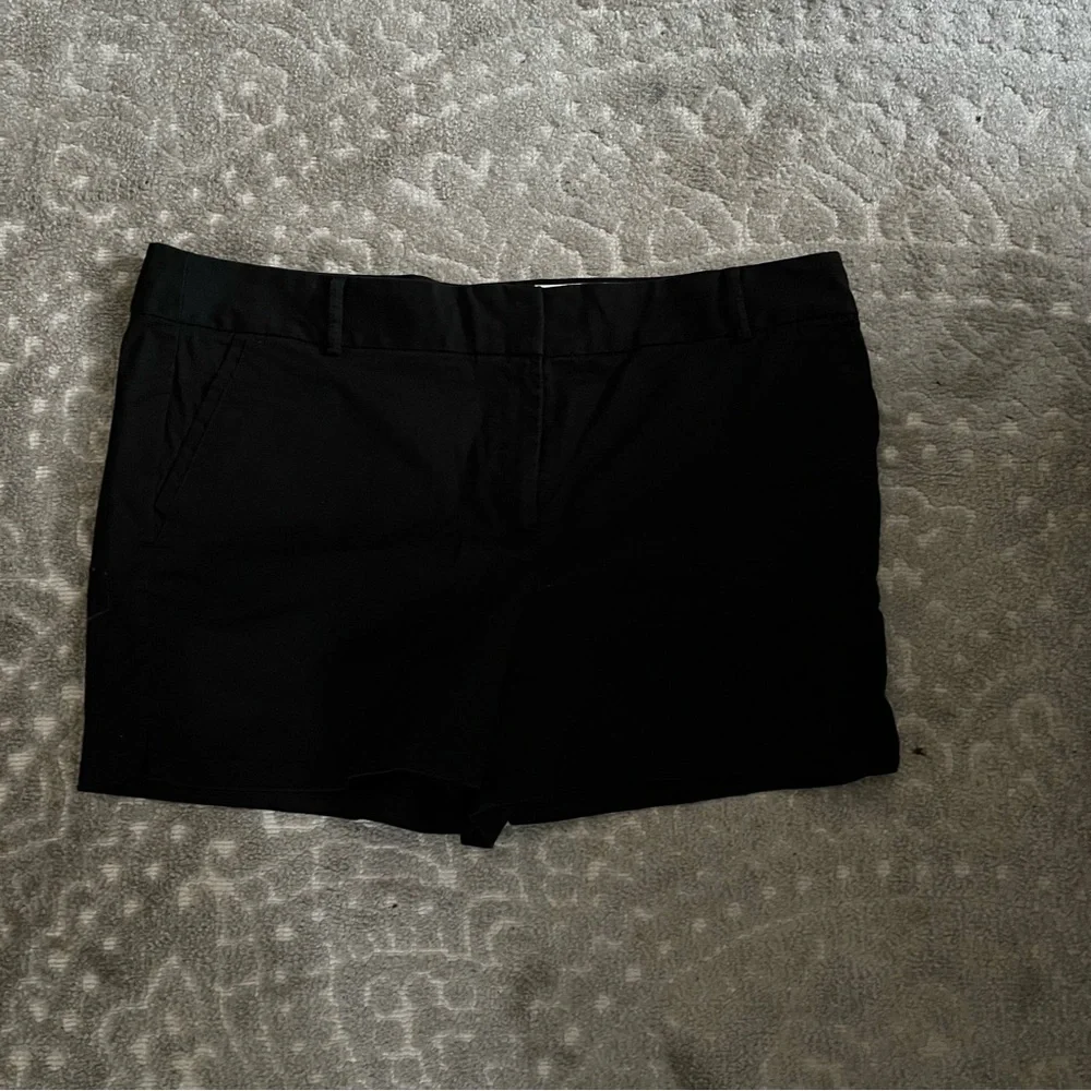Black Riviera Shorts